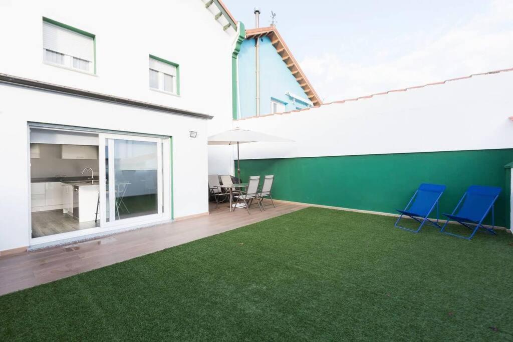 En La Cuidad- Con Jardin Y Barbacoa Ferienhaus Gijón