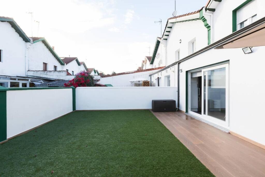 En La Cuidad- Con Jardin Y Barbacoa